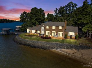 9 Sandy Cove Rd, Lake Wylie, SC 29710