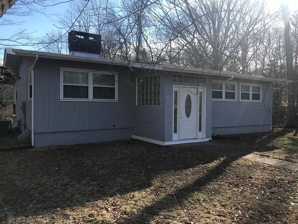 1st image of 384 N Magee St