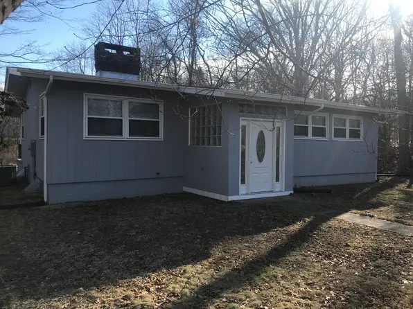 384 N Magee St, Southampton, NY 11968