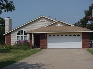 2626 Overcrest Ln, Sapulpa, OK 74066