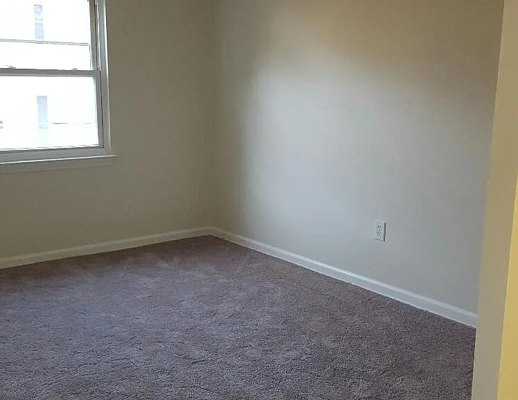 1833 Addison Rd S — Photo 10