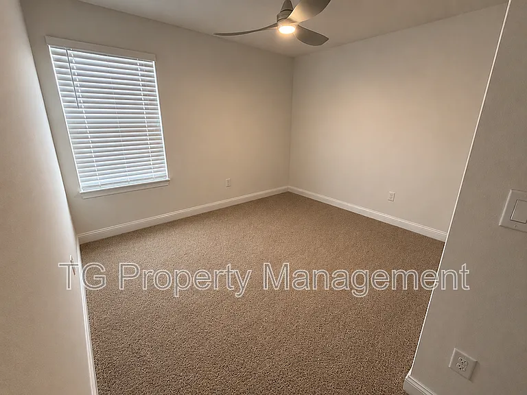 248 Zancara St — Photo 27