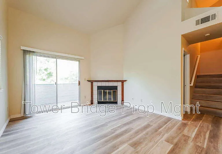1019 Dornajo Way #246 — Photo 2