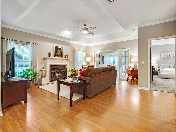 3rd image of 301 Cliffwood Ct
