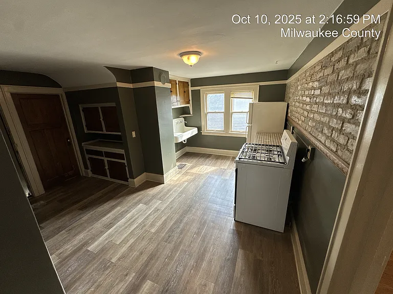 222 N 73rd St #A — Photo 2