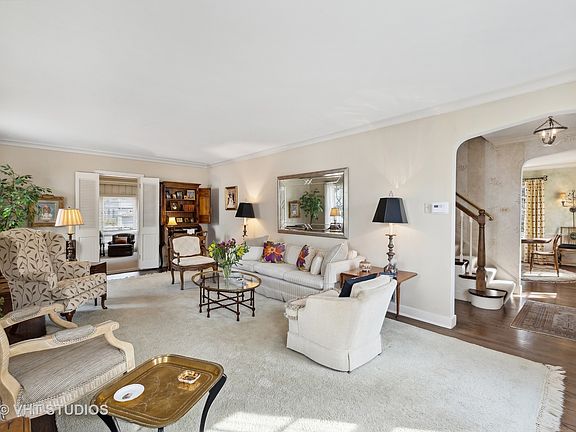 5th image of 4053 Ellington Ave
