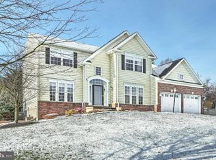 505 Palomino Dr, York, PA 17402