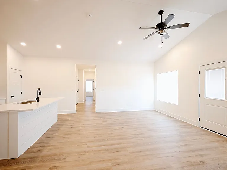 522 E Briarbrook Ln — Photo 12