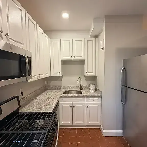 604 Chapel St #6 — Photo 14