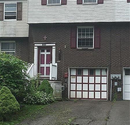 1st image of 851 Blackberry St