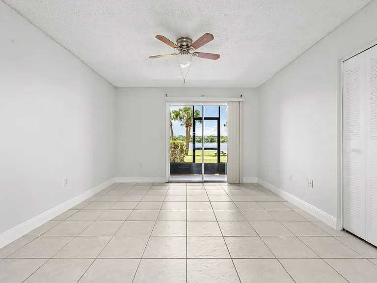 936 Lake Destiny C Rd — Photo 17