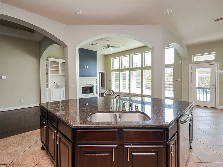 28803 Davenport Dr — Photo 19