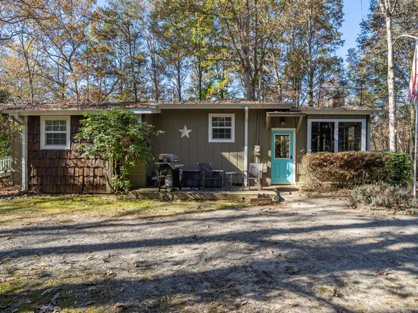 158 Simpson Dr, Mineral Bluff, GA 30559