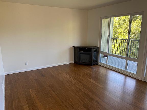 2nd image of 1645 Mar West St APT 3