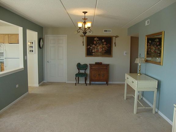4th image of 430 Western Ave #505