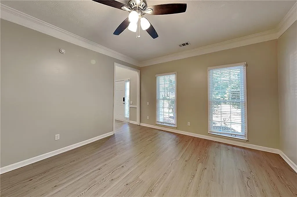 4 bed, 2.5 bath, 2634 sqft, $3,150 — Photo 4