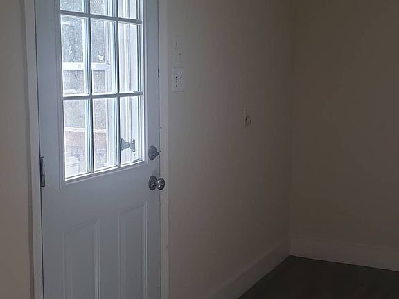 5th image of 619 Kaki Dr