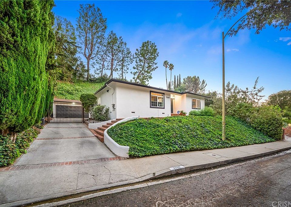 1st image of 3268 Berry Dr