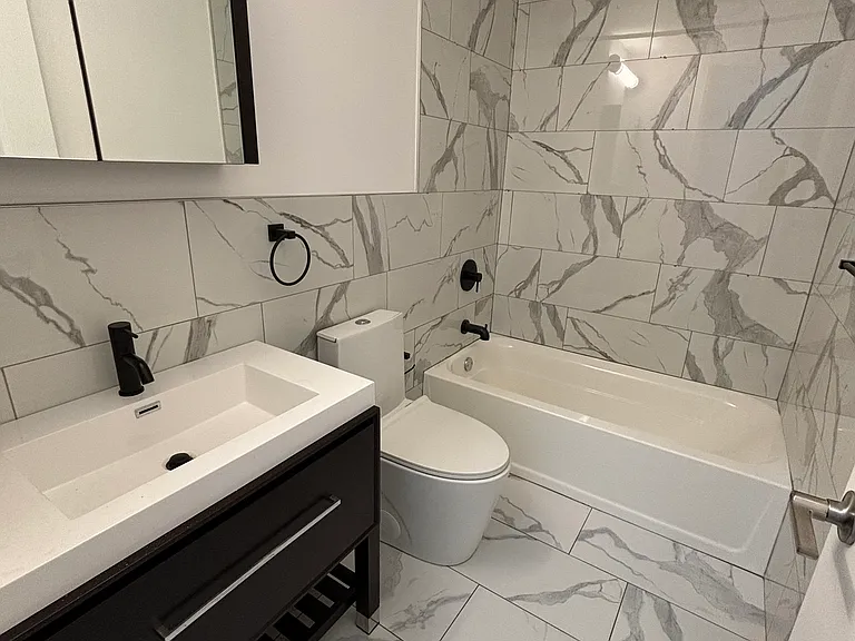 24-30 Elm St #202 — Photo 5