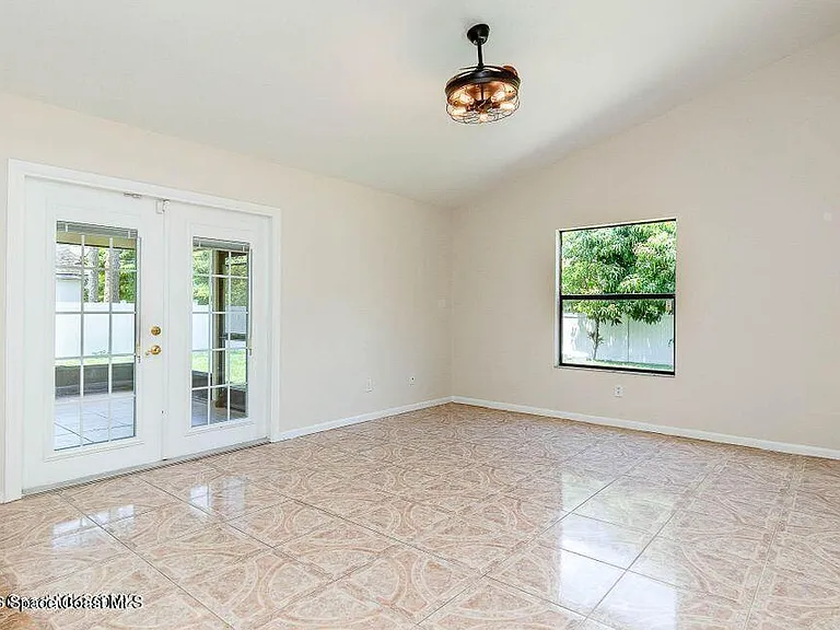 1040 Big Horn Cir NW — Photo 6