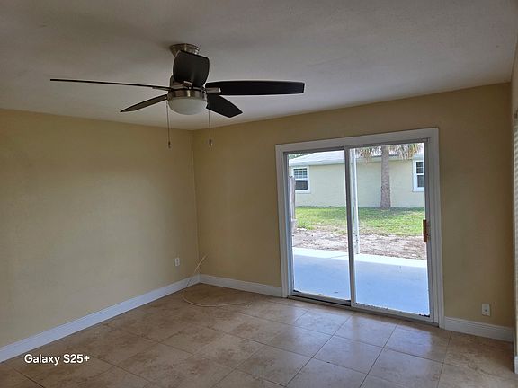5th image of 640 Sharon Cir