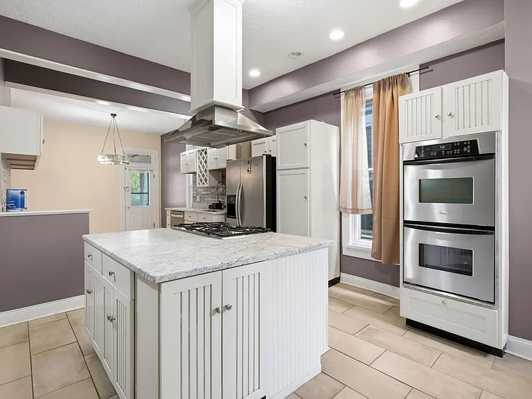 2036 N Talbott St — Photo 21