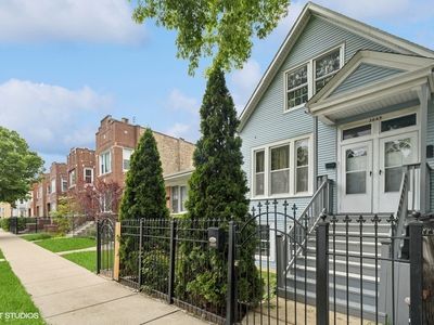 3649 W Oakdale Ave, Chicago, IL, 60618
