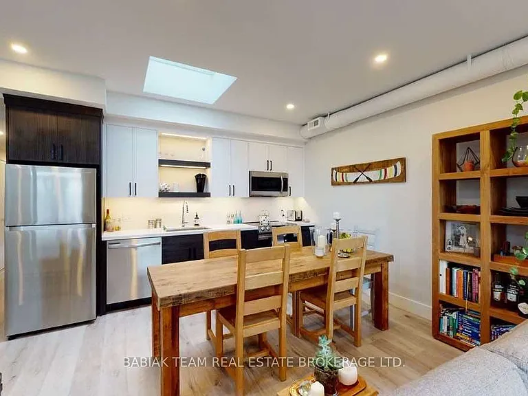 57 Vine Ave #301 — Photo 7