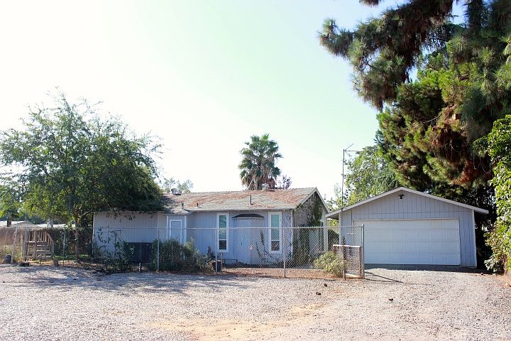 1st image of 2594 N Armstrong Ave