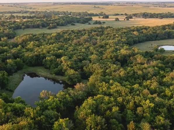 550 California Rd, Williamsburg, KS 66095