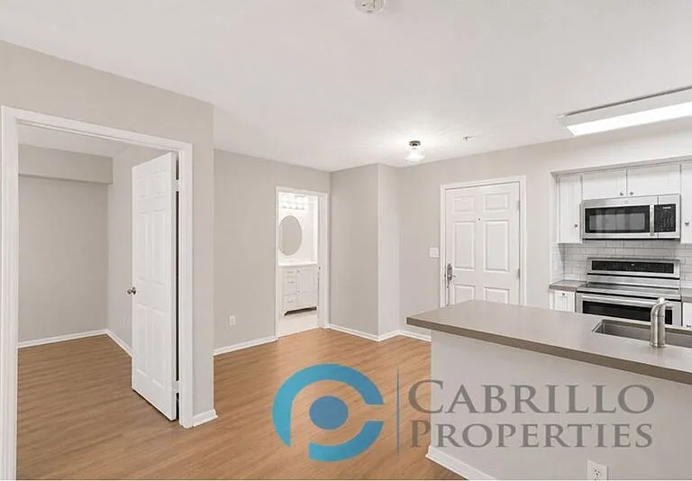 1435 India St #408 — Photo 5