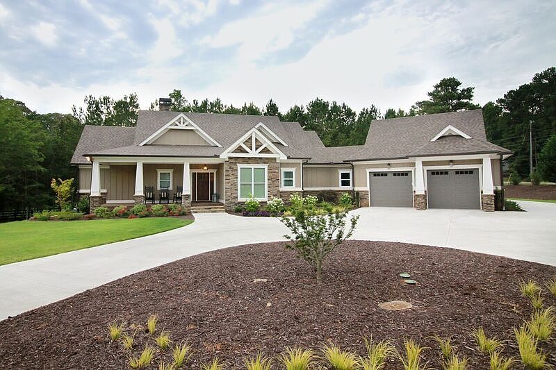 1st image of 100 Lenore Ct