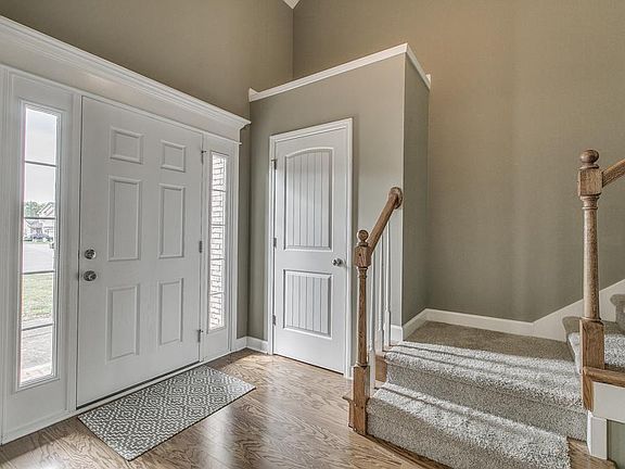 5th image of 2837 Maylon Dr