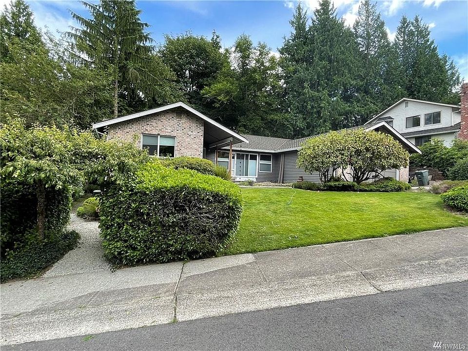 1st image of 4220 210th Pl NE