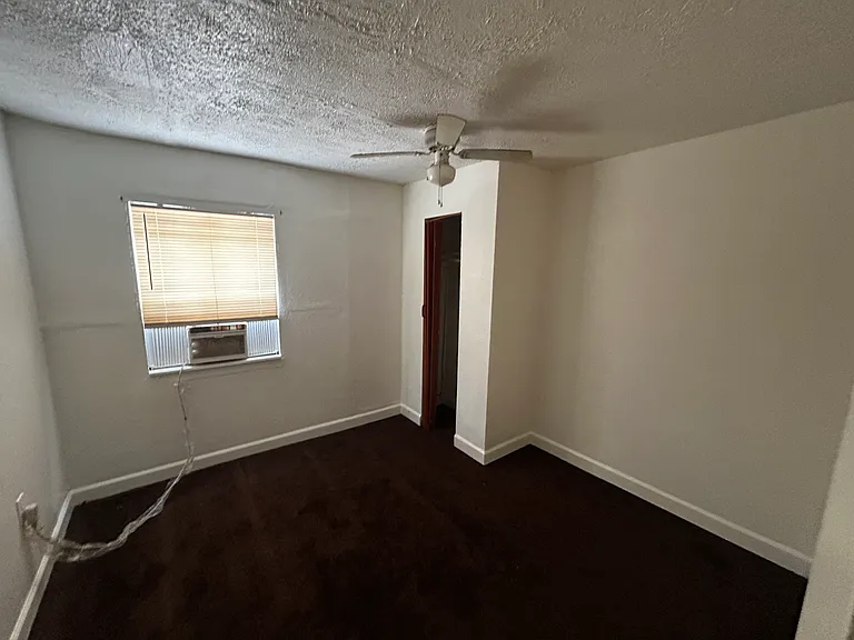 711 Avenue E #4 — Photo 6