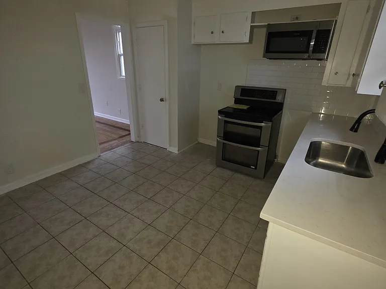 6201 California Ave — Photo 7
