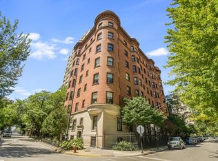 1210 N Astor St APT 1A, Chicago, IL 60610