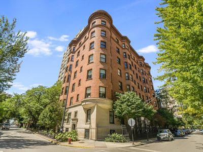 1210 N Astor St APT 1A, Chicago, IL, 60610