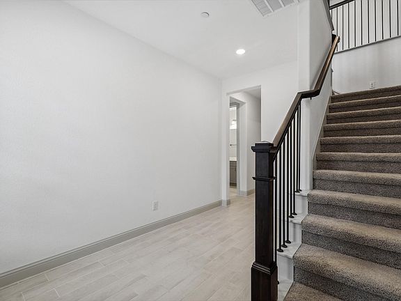 2nd image of 4213 Shavano Dr