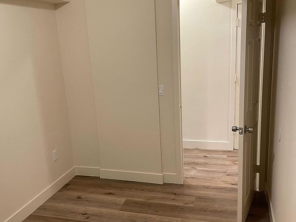5th image of 732 S Mariposa Ave APT 4