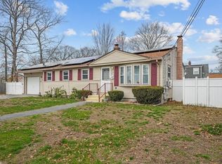 17 Louisiana Ave, Warwick, RI 02888