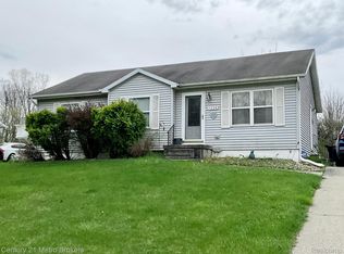 1229 River Oaks Dr, Flint, MI 48532