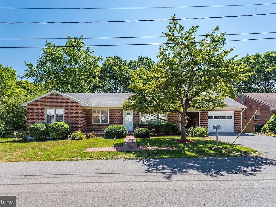 1st image of 107 Eastview Dr