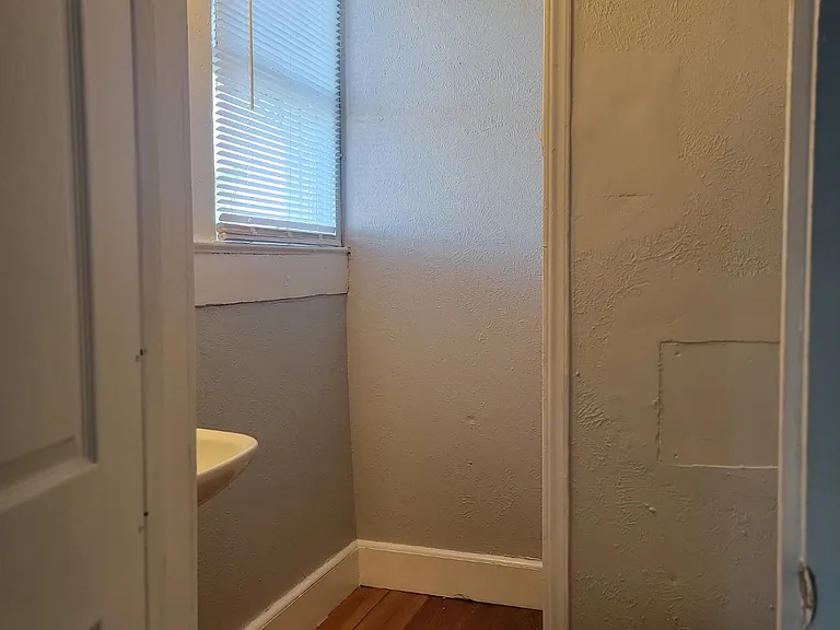 219 E 3rd St #3 — Photo 3