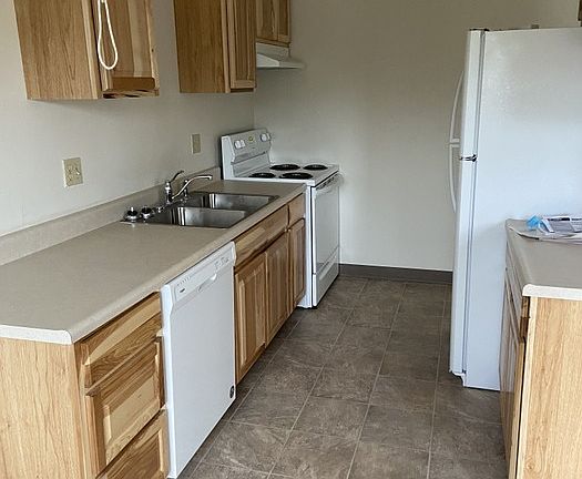 2nd image of 4625 Main St #8