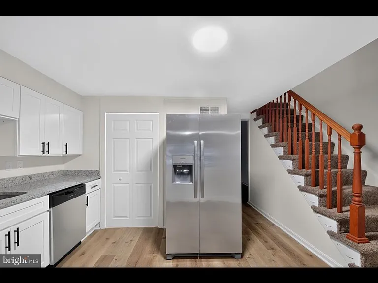 911 Imperial Ct — Photo 5