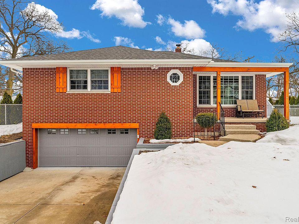 1st image of 2454 Woodstock Dr