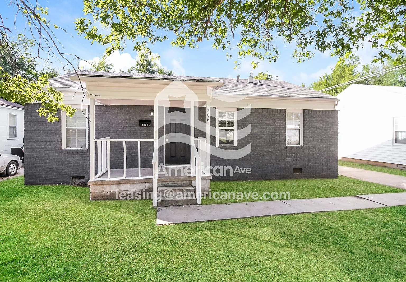 3 bed, 2.0 bath, 1034 sqft, $1,652 — Photo 1