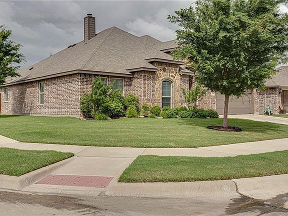 3rd image of 321 Canadian Ln