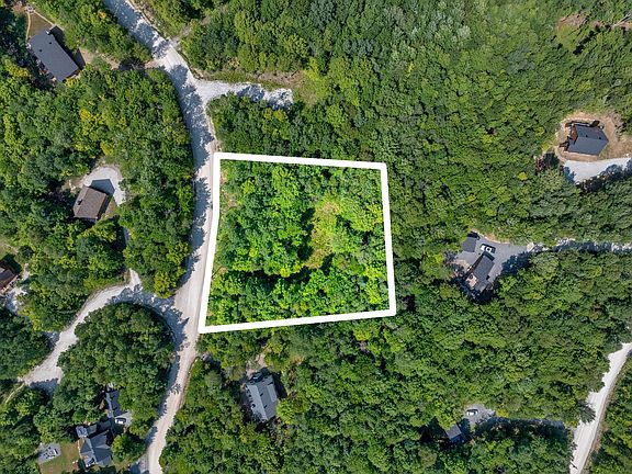 3rd image of Chemin Du Pavillon Kanata